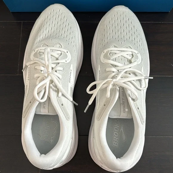 Brooks MEN’S GHOST MAX IN WHITE/OYSTER/METALLIC SILVER SZ 11.5 NEW IN BOX - Picture 6 of 11